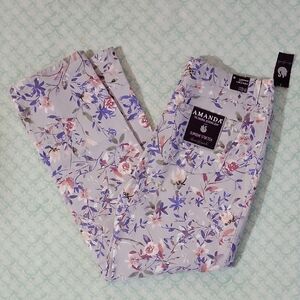 Amanda Lilac Floral Print Pants Classic Jeans Size 18 NWT Flowers Stretch